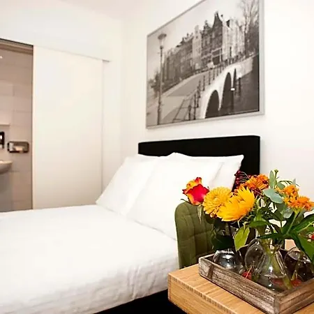 I Hotel 3*