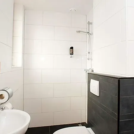 I Hotel 3*