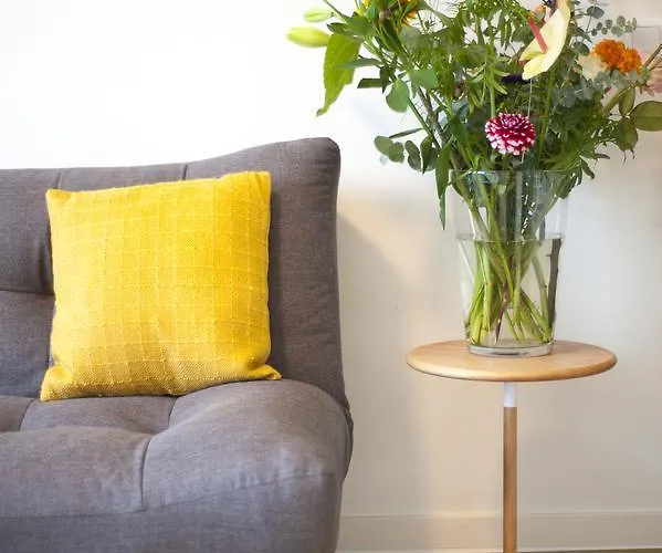 I Амстердам