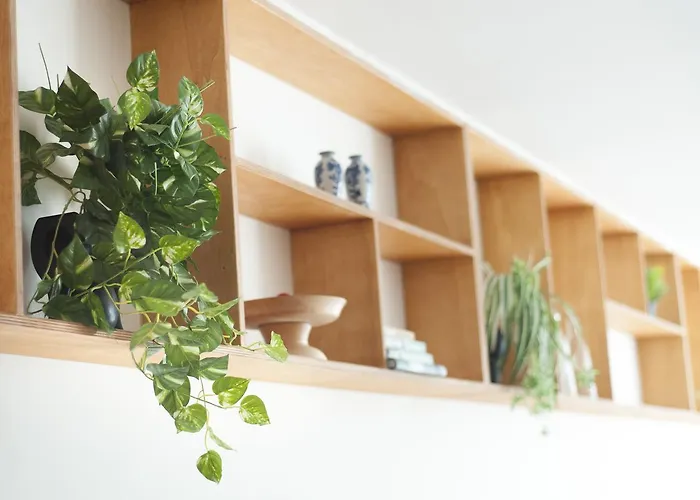 I Амстердам