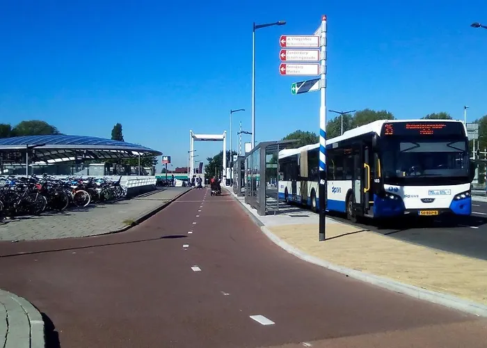 I Амстердам