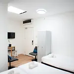 I Hotel