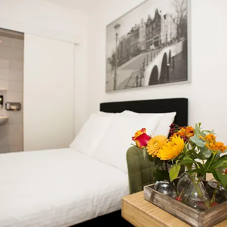 Hotel I