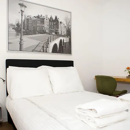 I Hotel 3*