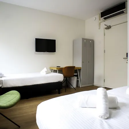I Hotel